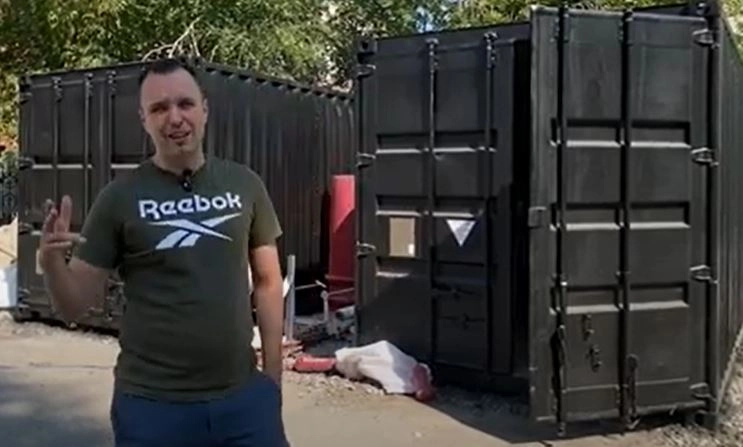 фото Как можно сделать рекламу контейнеров и бытовок?